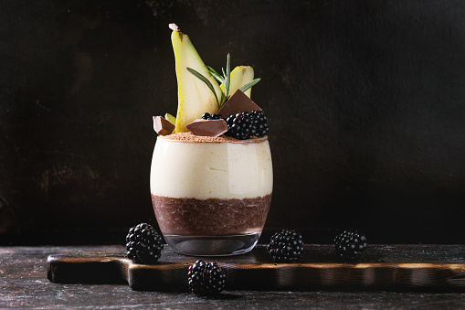 Pudding graines de chia, cacao, poire Pudding graines de chia, cacao, poire